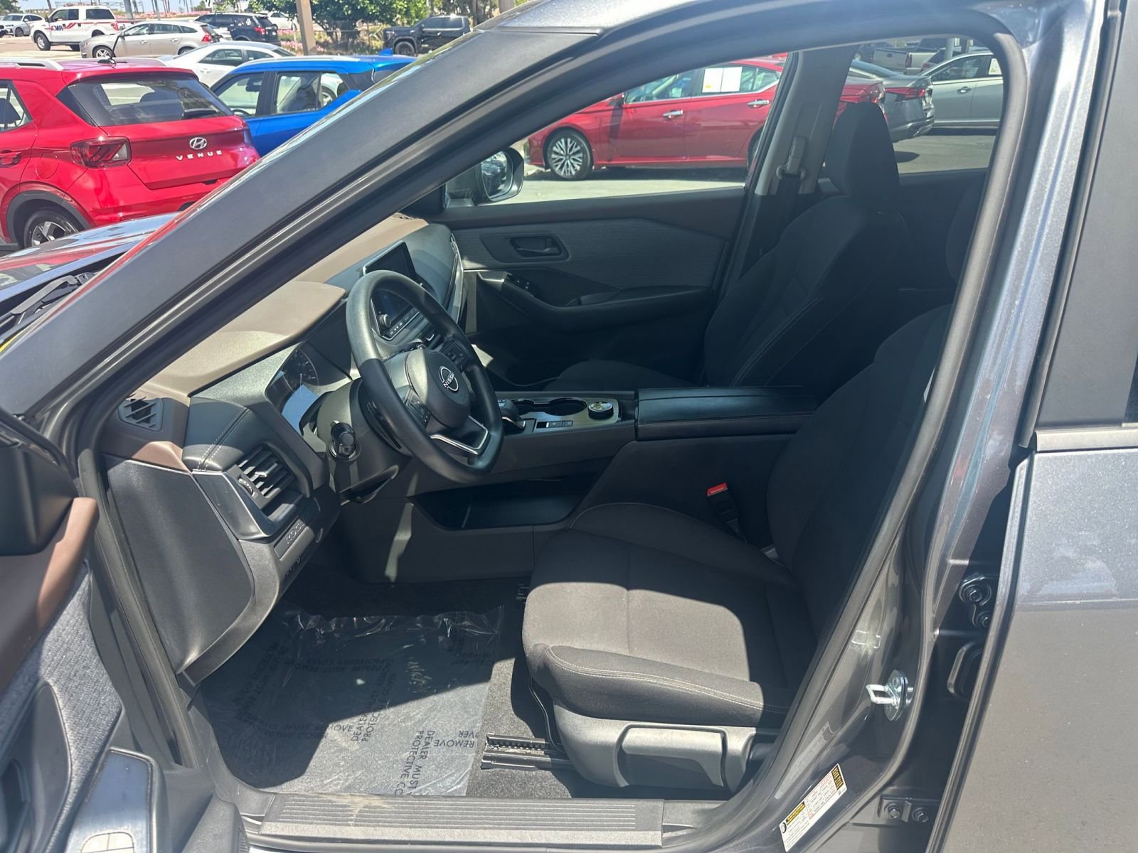 2023 Nissan Rogue S 26