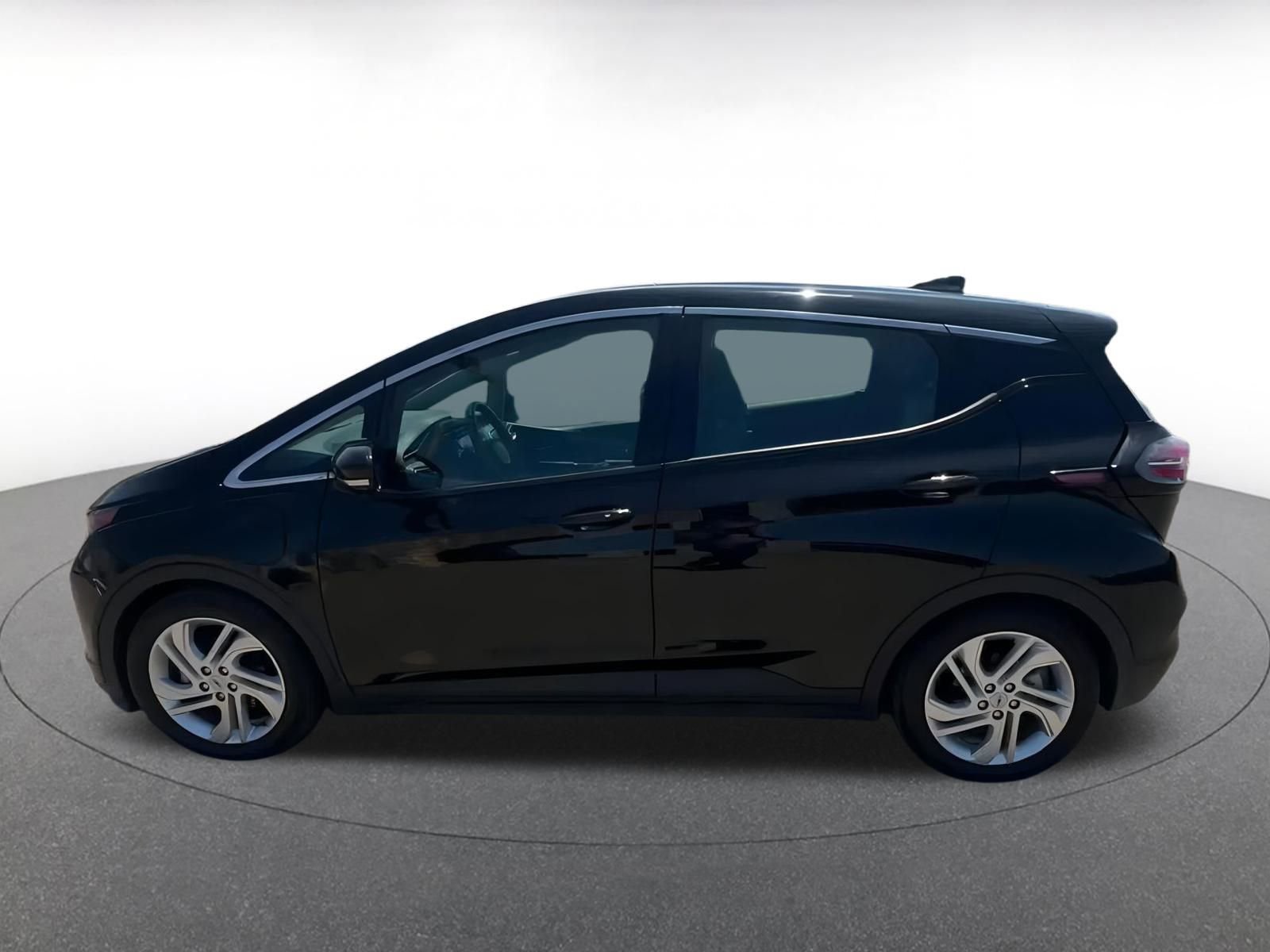 Thumbnail: 2023 Chevrolet Bolt EV - 9