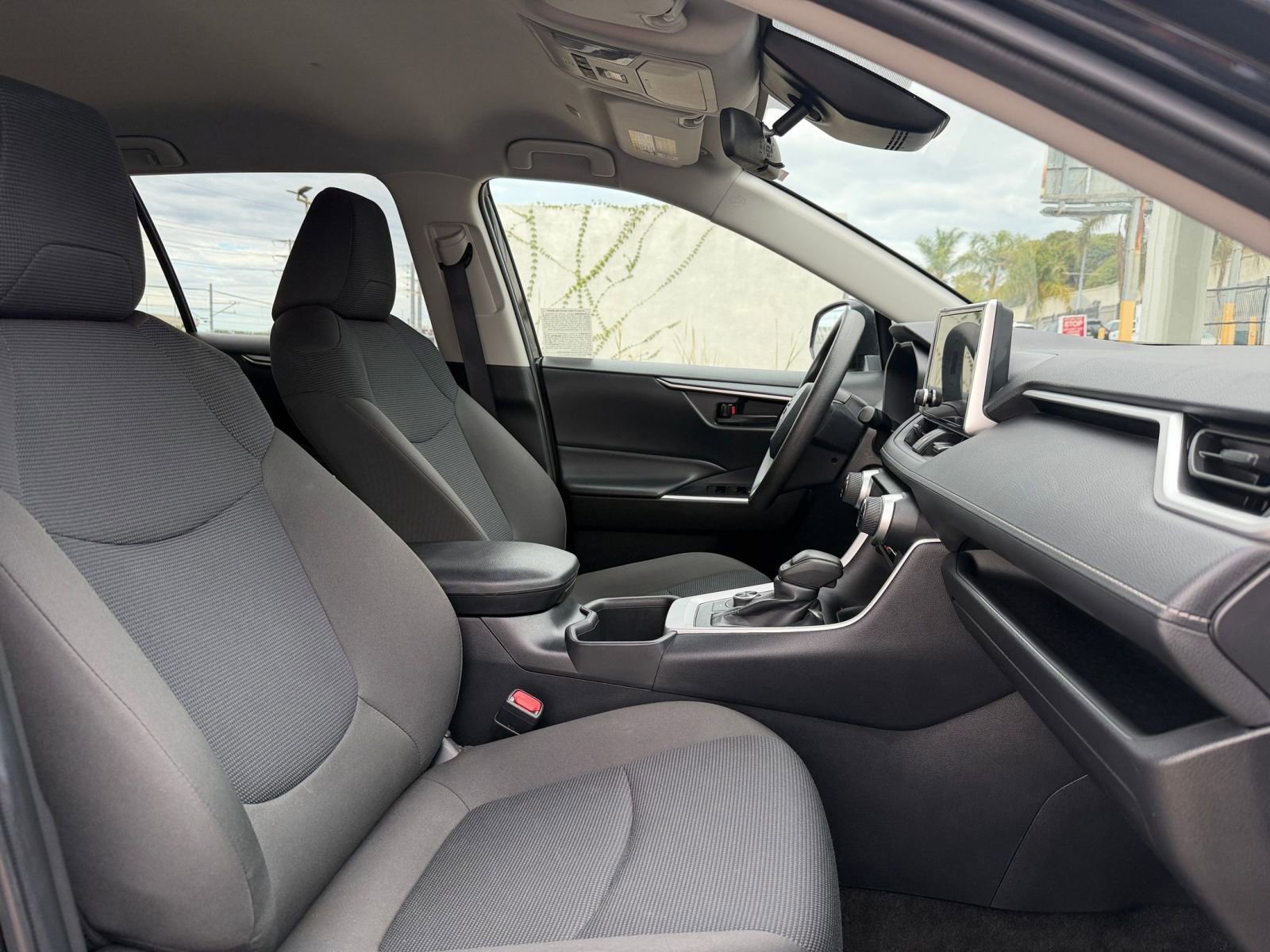 Thumbnail: 2025 Toyota RAV4 - 35