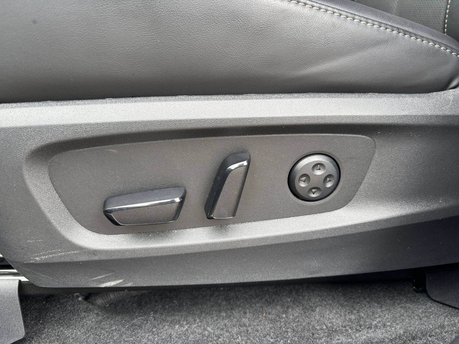Thumbnail: 2026 INFINITI QX60 - 23