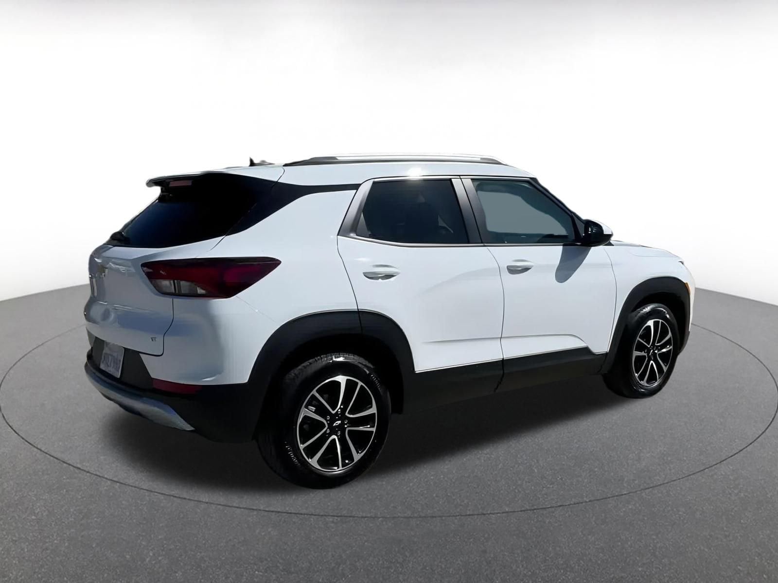 Thumbnail: 2025 Chevrolet TrailBlazer - 15