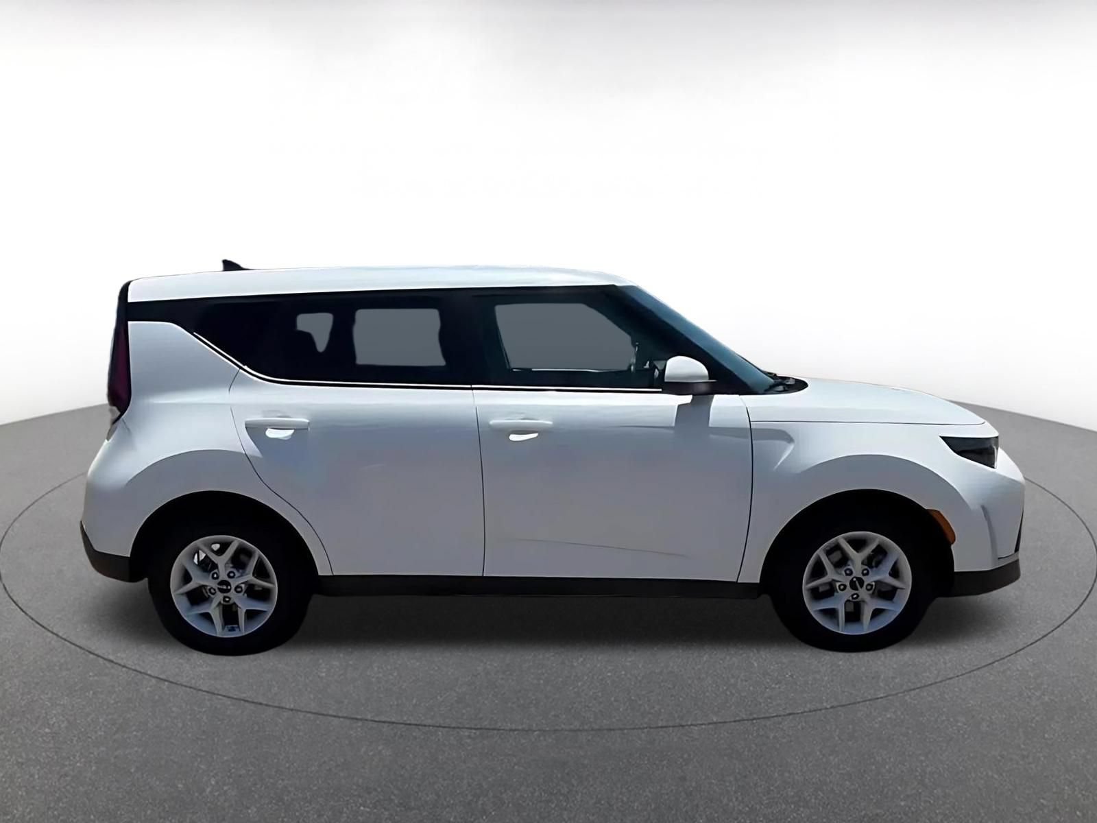 Thumbnail: 2025 Kia Soul - 16