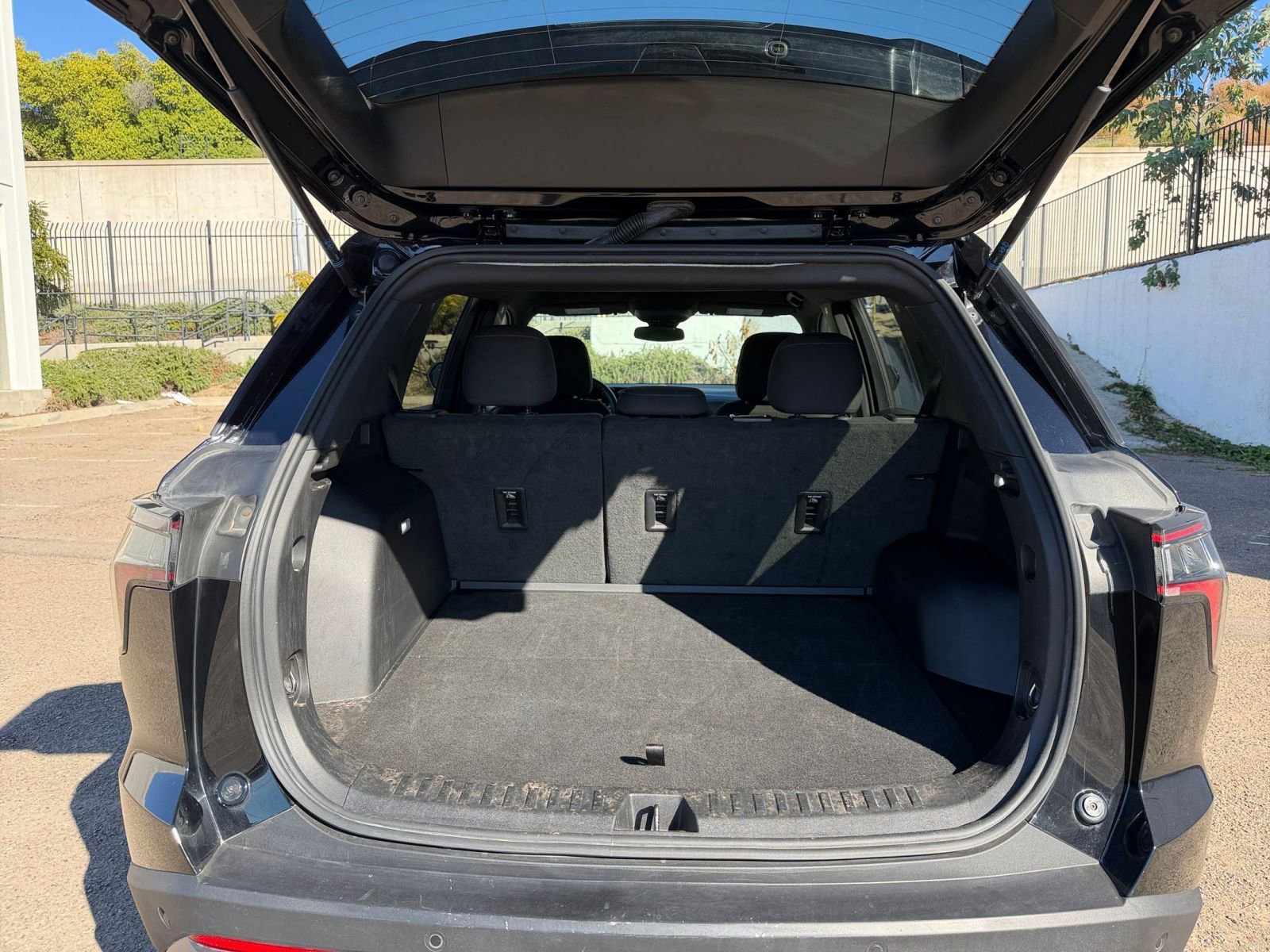 Thumbnail: 2025 Chevrolet Equinox - 30