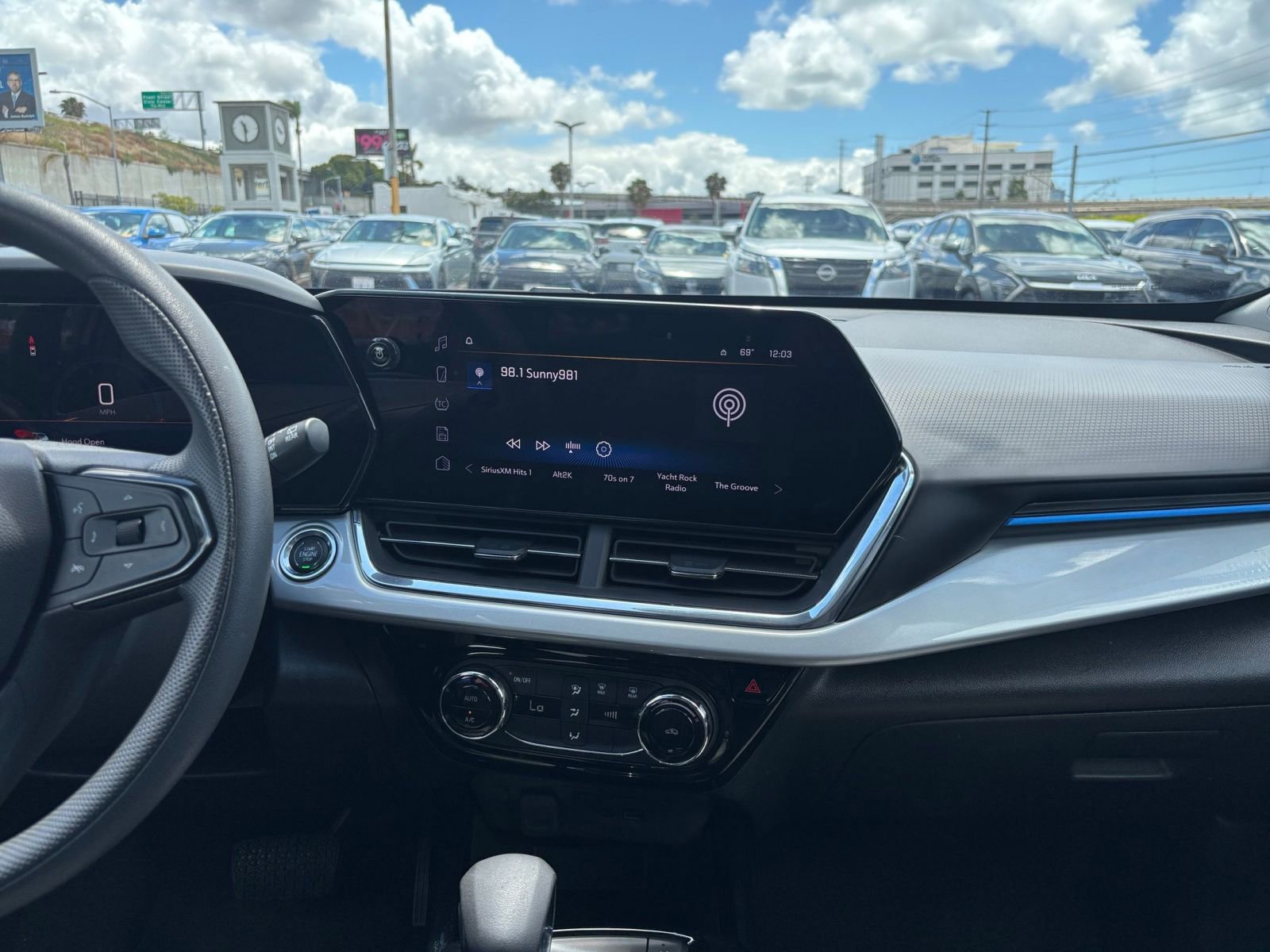 Thumbnail: 2025 Chevrolet Trax - 17