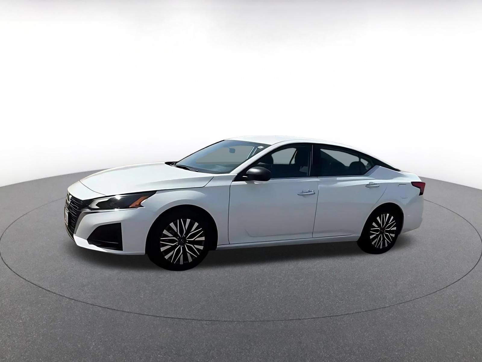 Thumbnail: 2025 Nissan Altima - 8