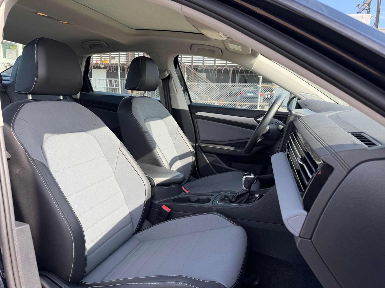 Thumbnail: 2025 Volkswagen Jetta - 35