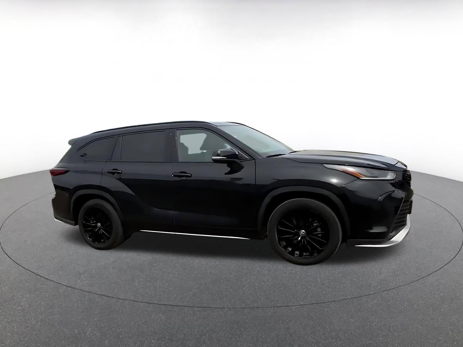Thumbnail: 2025 Toyota Highlander - 2