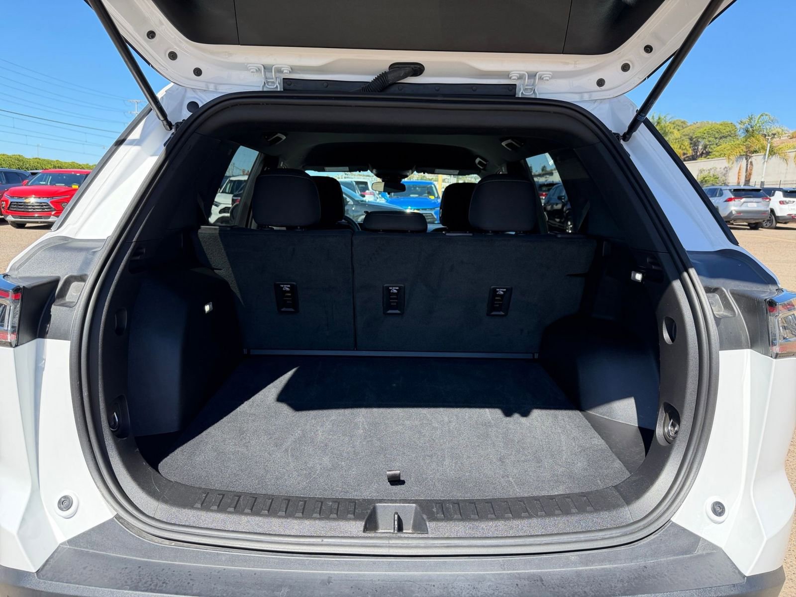 Thumbnail: 2025 Chevrolet Equinox - 30