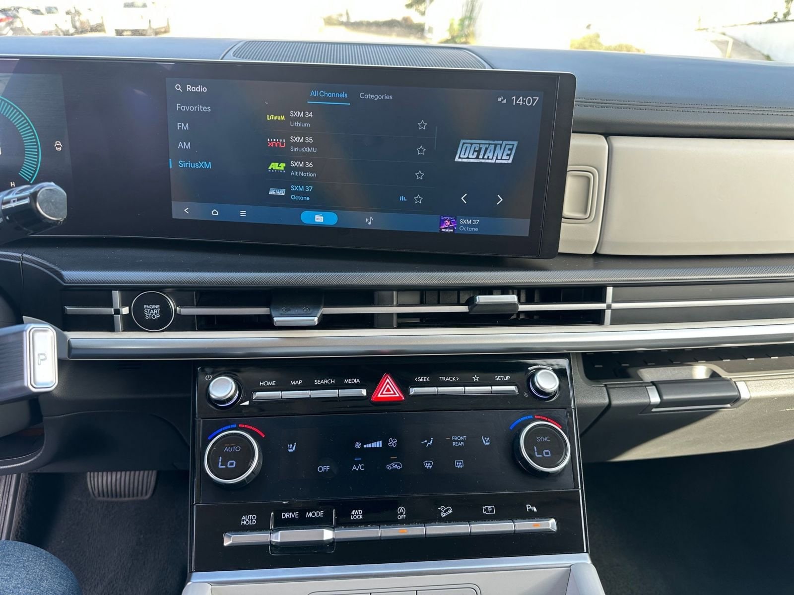 Thumbnail: 2025 Hyundai Santa Fe - 21