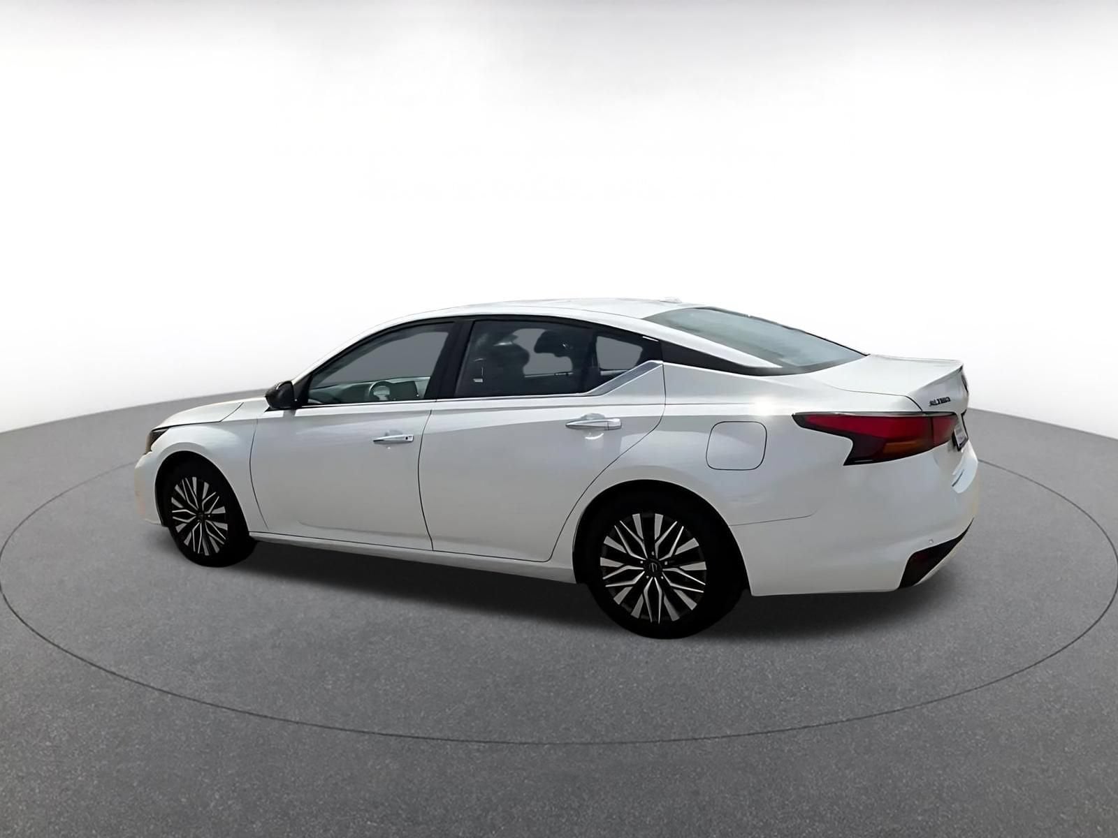 Thumbnail: 2025 Nissan Altima - 8