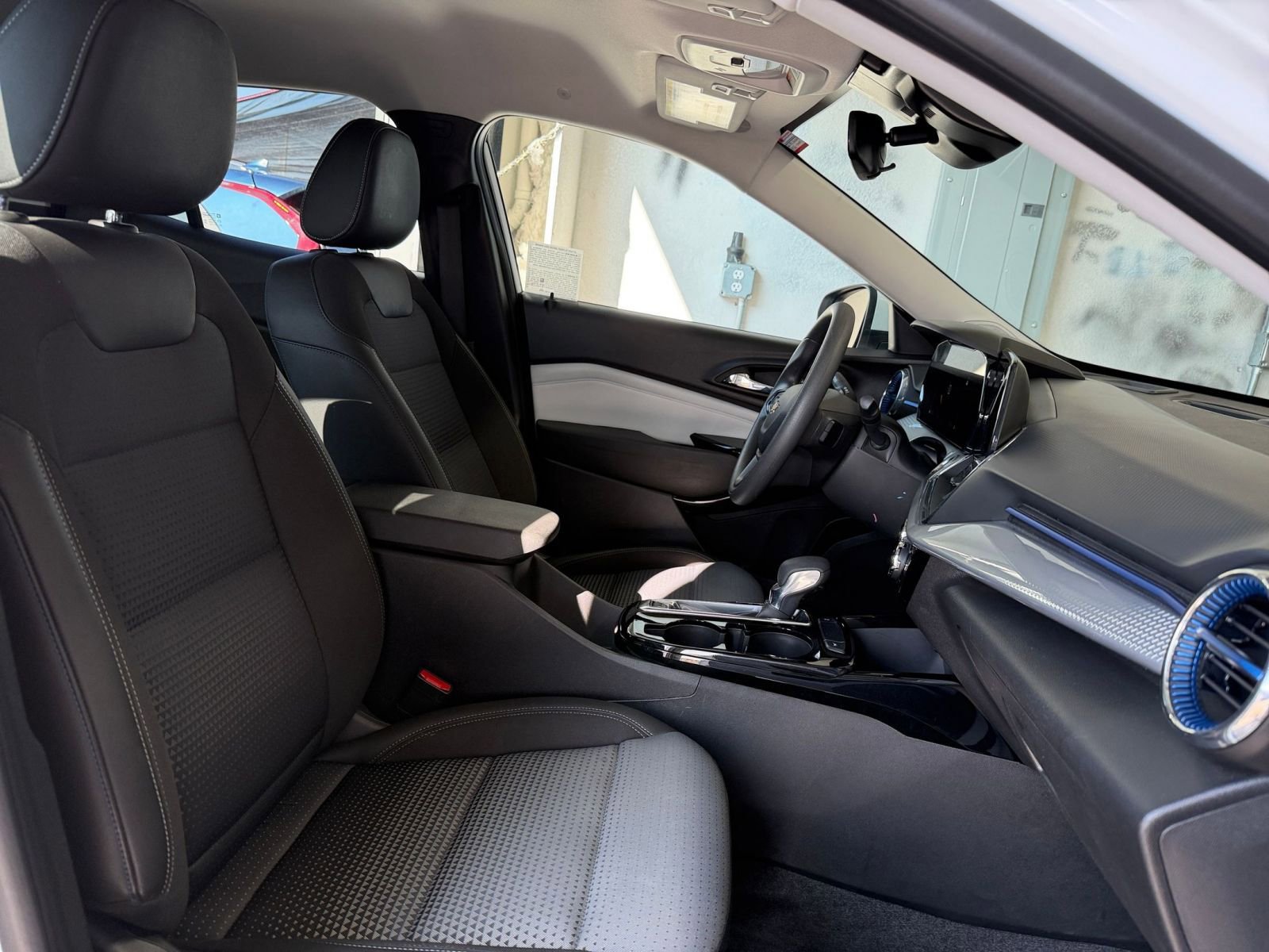 Thumbnail: 2025 Chevrolet Trax - 34