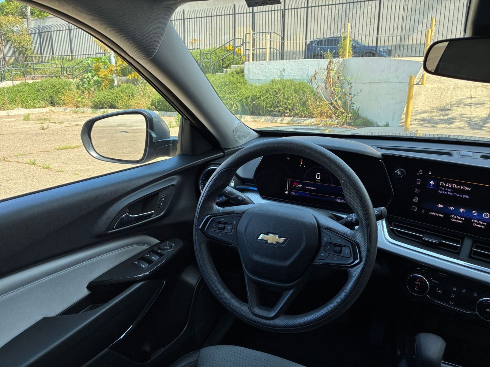 Thumbnail: 2025 Chevrolet Trax - 33