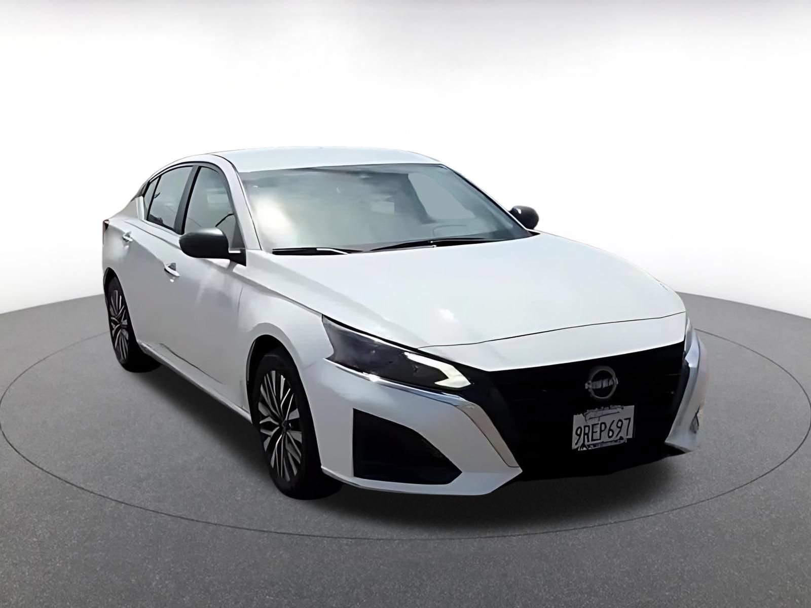 Thumbnail: 2025 Nissan Altima - 3