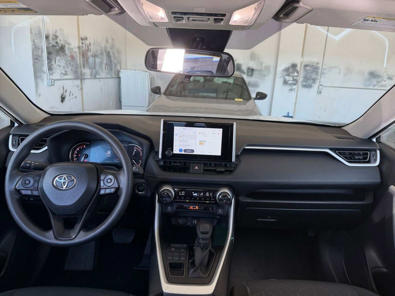 Thumbnail: 2025 Toyota RAV4 - 33