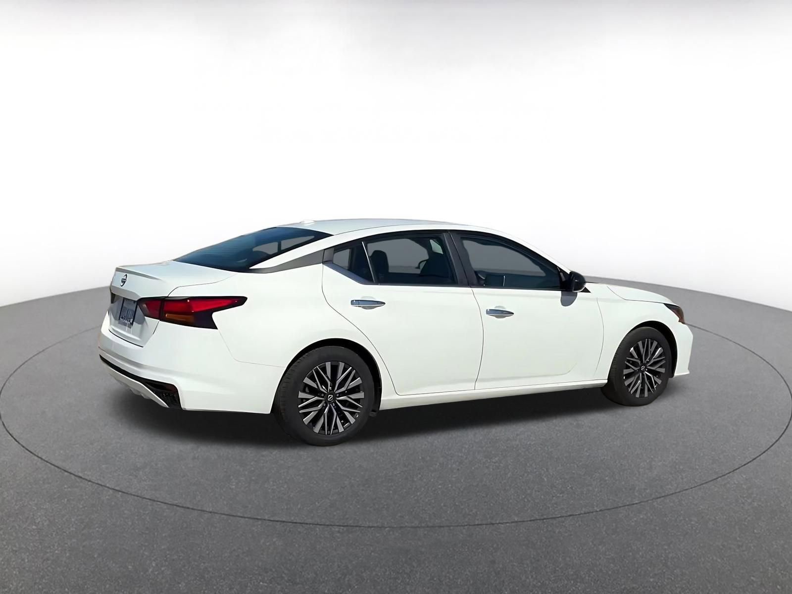 Thumbnail: 2025 Nissan Altima - 15