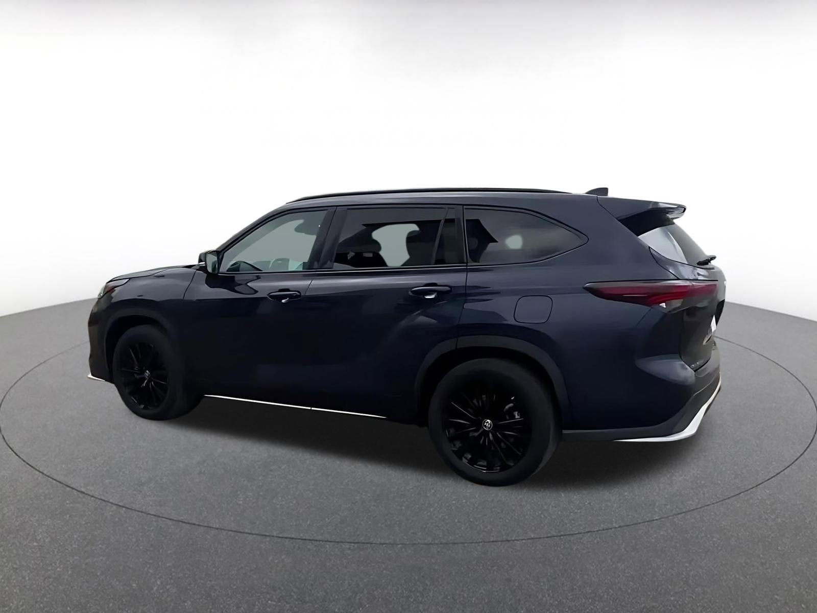 Thumbnail: 2025 Toyota Highlander - 10