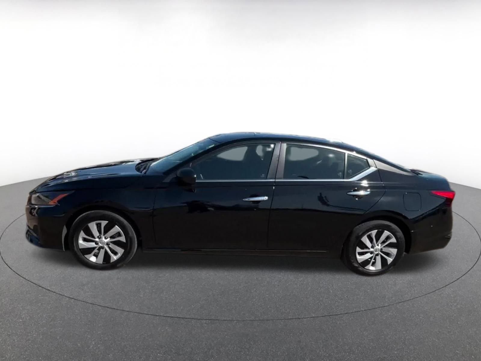 Thumbnail: 2024 Nissan Altima - 9