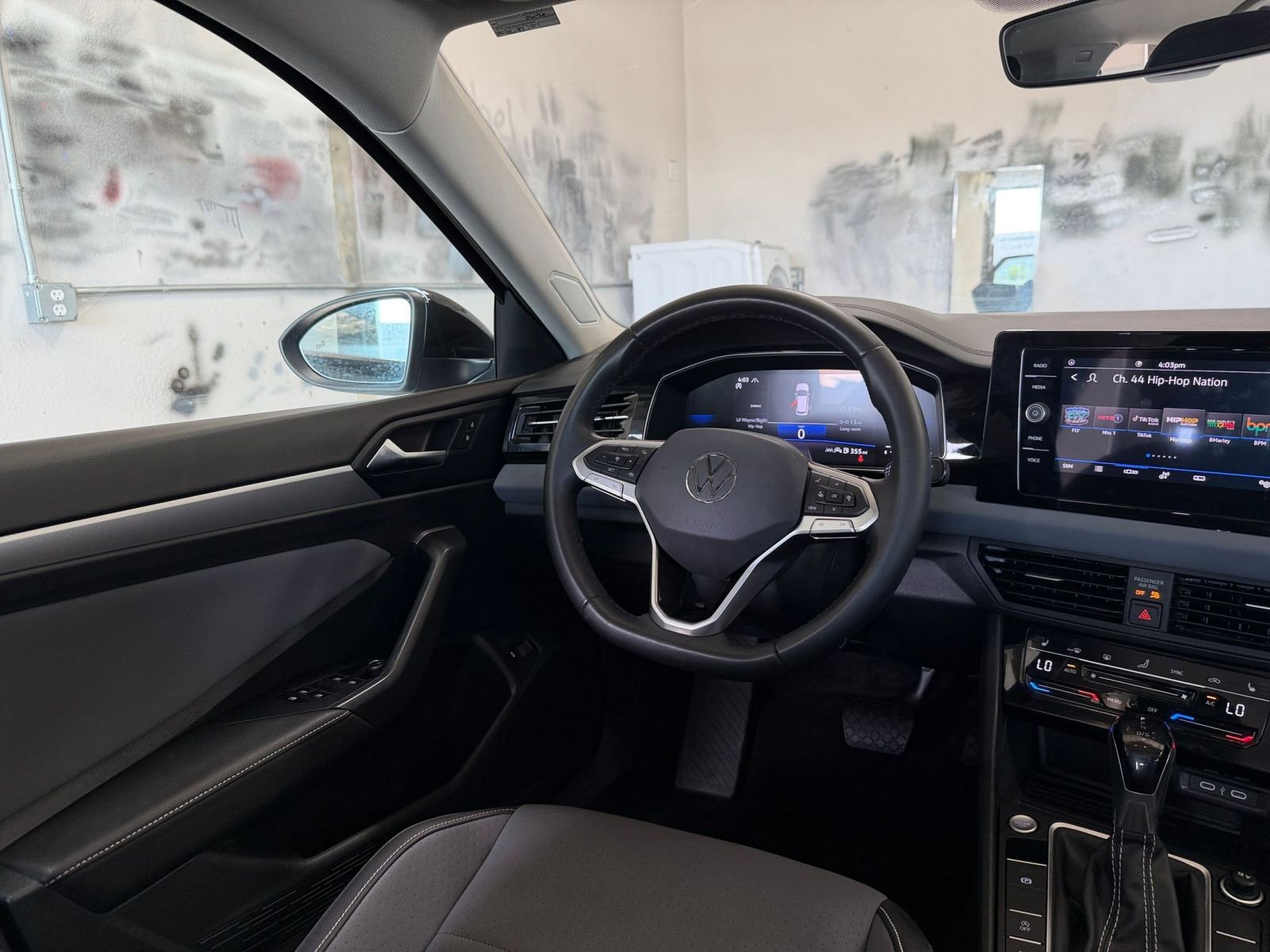 Thumbnail: 2025 Volkswagen Jetta - 33