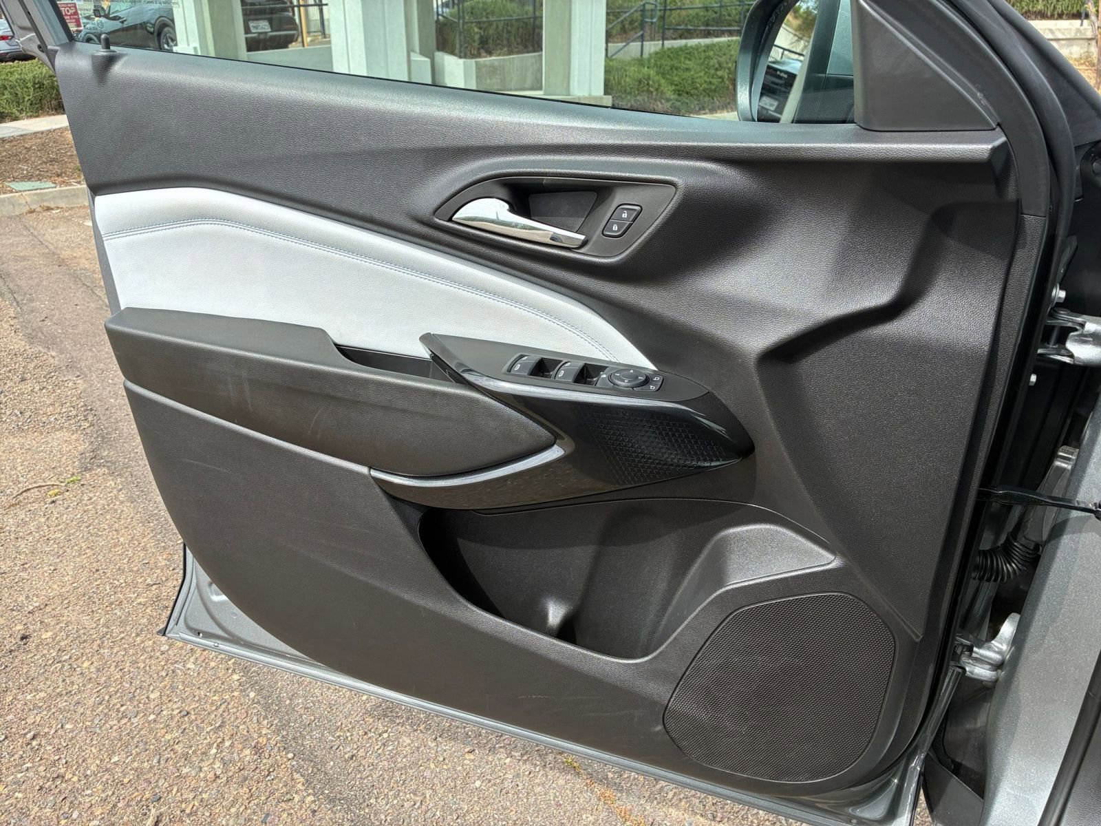 Thumbnail: 2025 Chevrolet Trax - 18