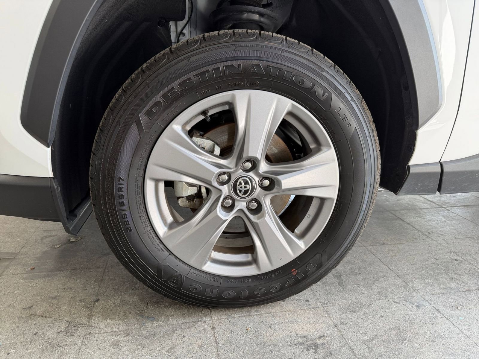 Thumbnail: 2025 Toyota RAV4 - 32