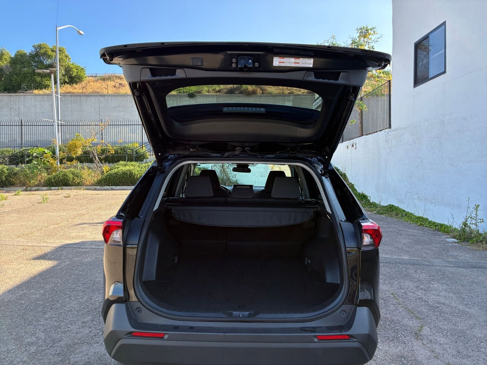 Thumbnail: 2025 Toyota RAV4 - 33