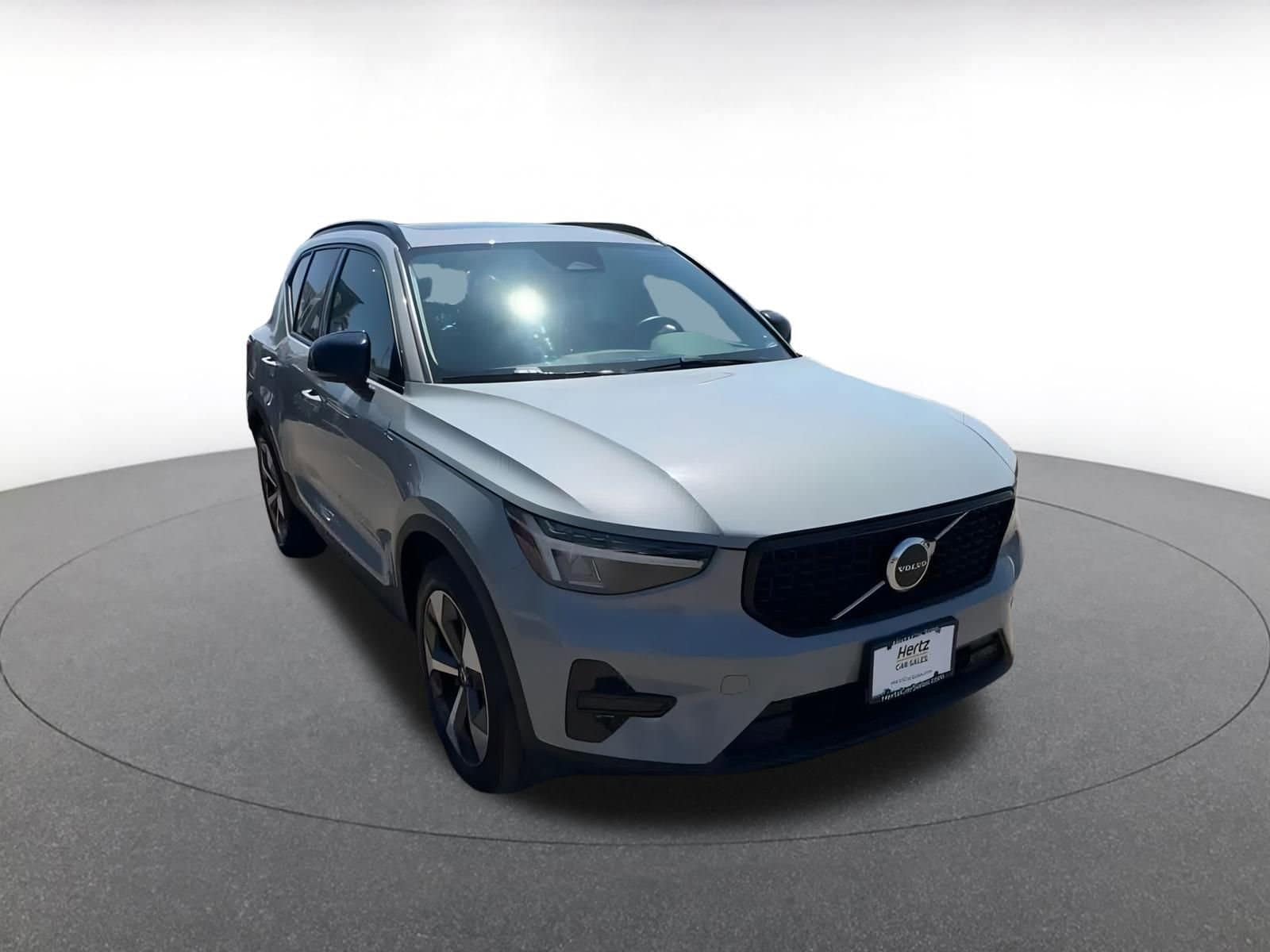 Thumbnail: 2024 Volvo XC40 - 3