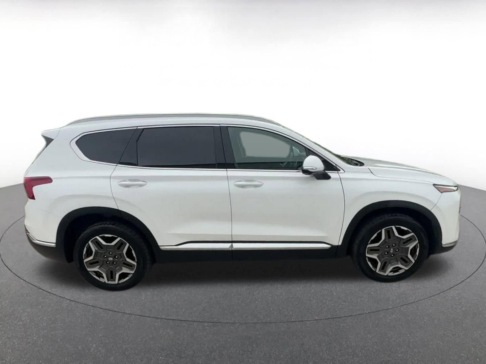 2023 Hyundai Santa Fe Limited 16