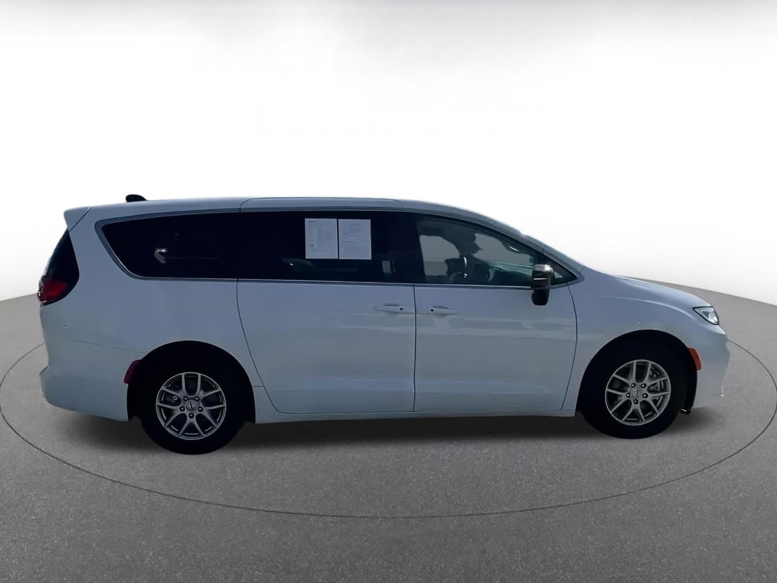 Thumbnail: 2024 Chrysler Pacifica - 15