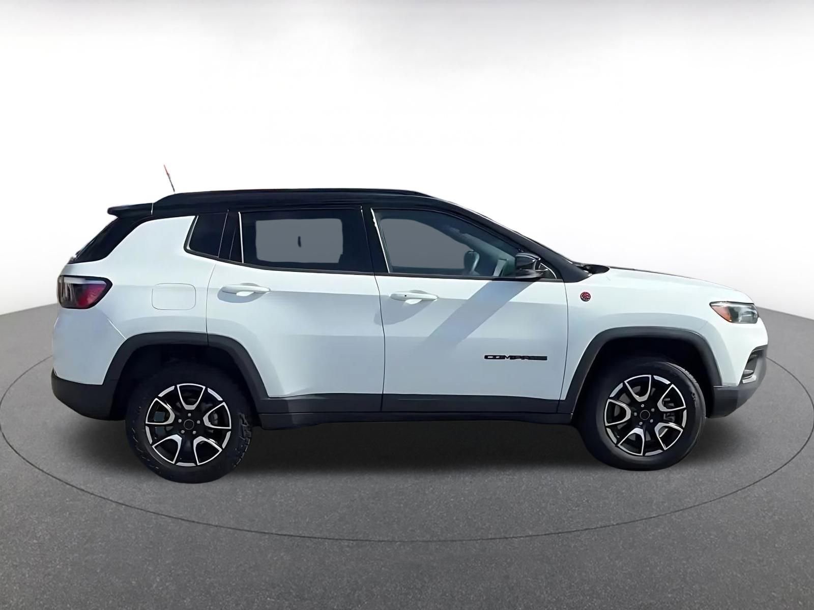 Thumbnail: 2025 Jeep Compass - 16