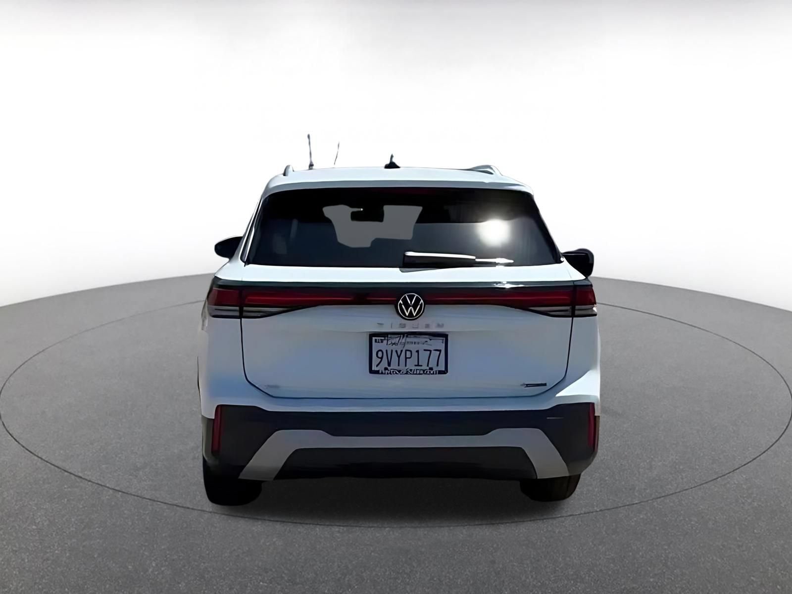 Thumbnail: 2026 Volkswagen Tiguan - 12