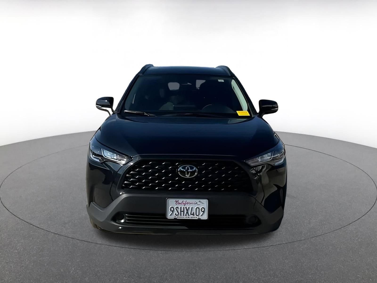 Thumbnail: 2025 Toyota Corolla Cross - 3