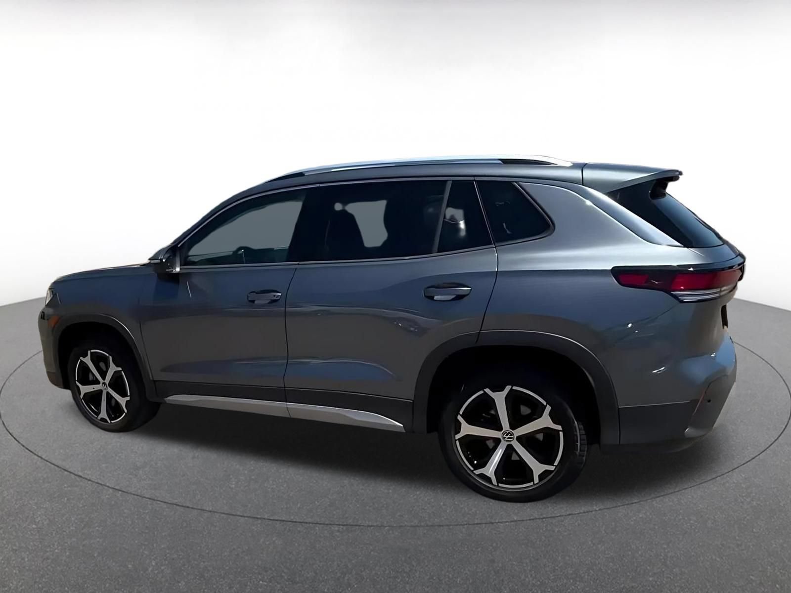 Thumbnail: 2026 Volkswagen Tiguan - 10