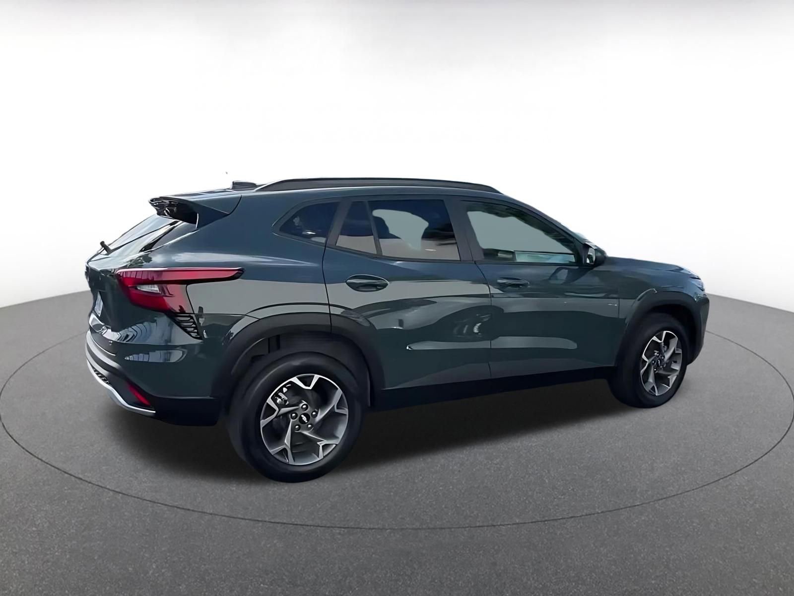 Thumbnail: 2025 Chevrolet Trax - 14