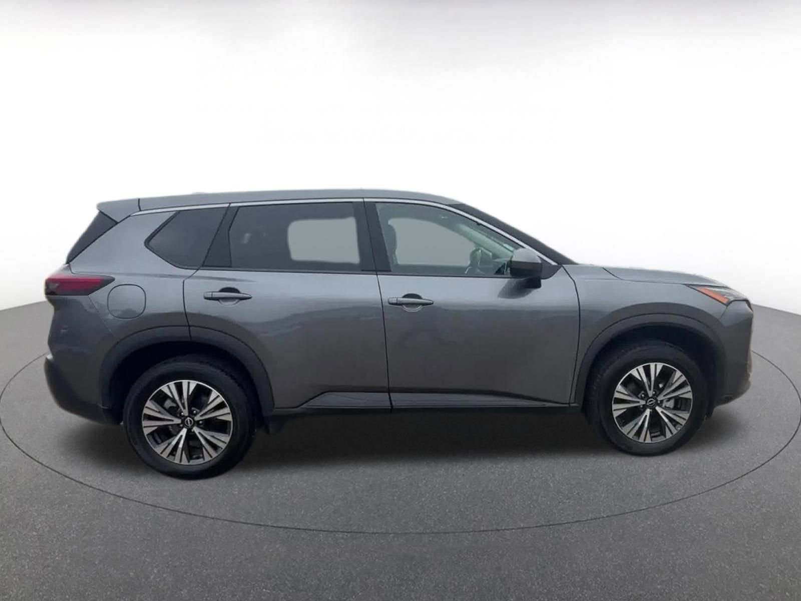 2023 Nissan Rogue SV 16