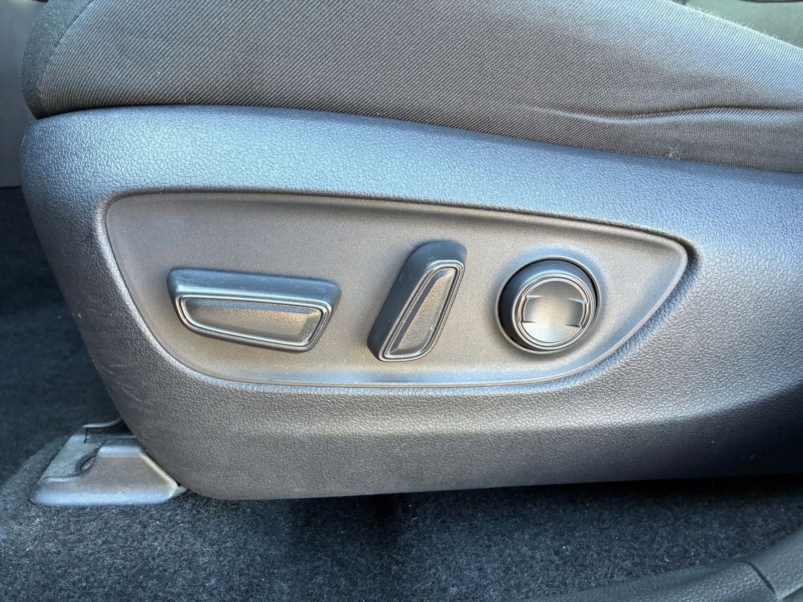 Thumbnail: 2025 Toyota RAV4 - 22