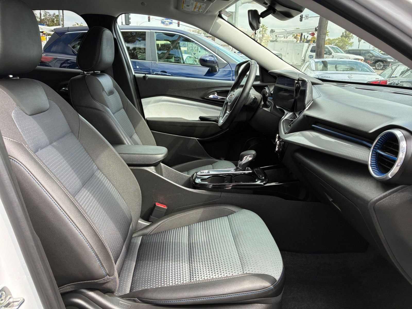 Thumbnail: 2025 Chevrolet Trax - 35