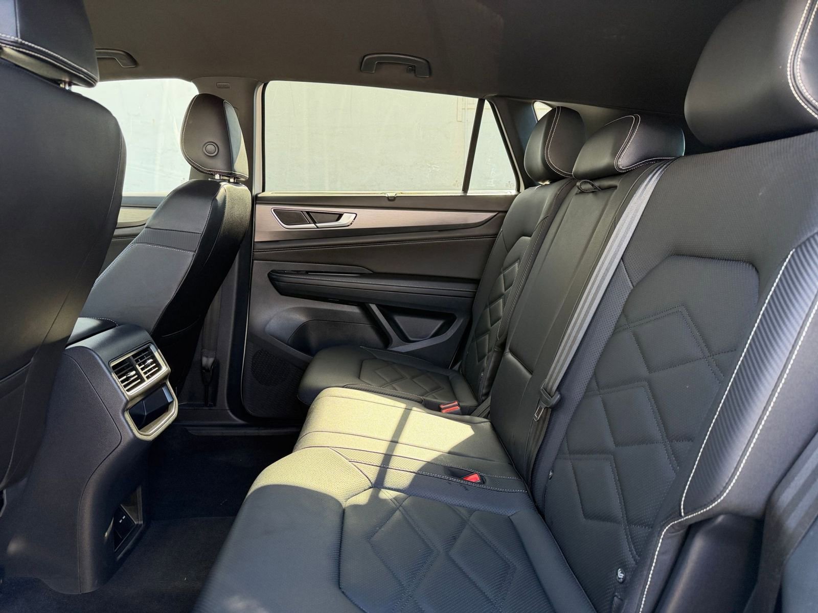 Thumbnail: 2025 Volkswagen Atlas - 25