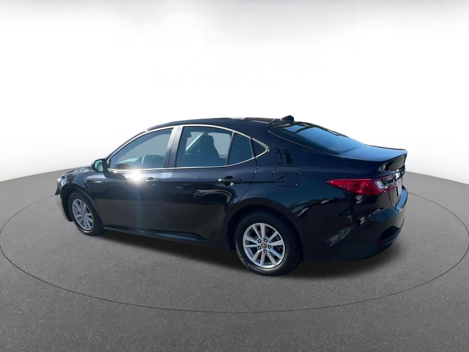 Thumbnail: 2025 Toyota Camry - 10