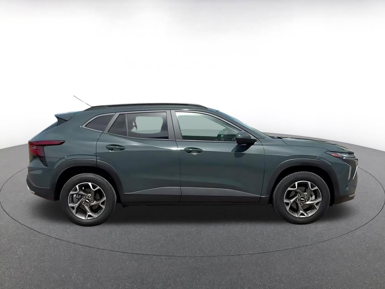 Thumbnail: 2025 Chevrolet Trax - 16