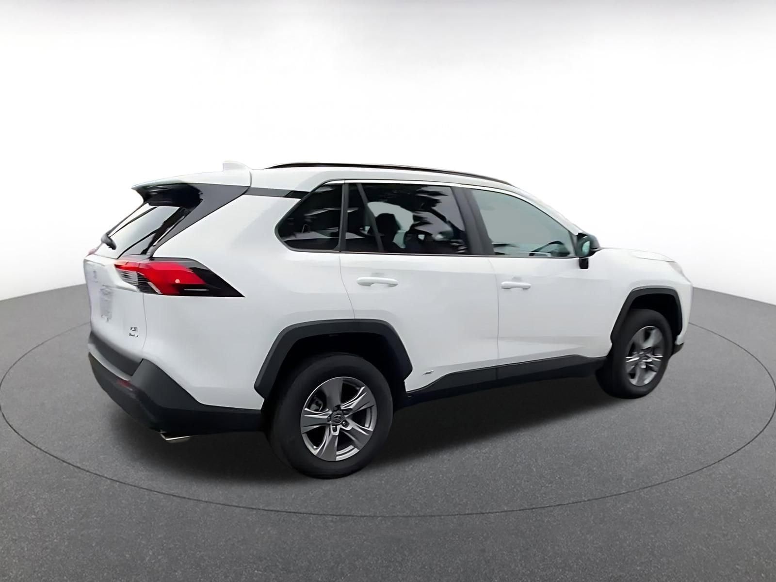 Thumbnail: 2025 Toyota RAV4 - 15