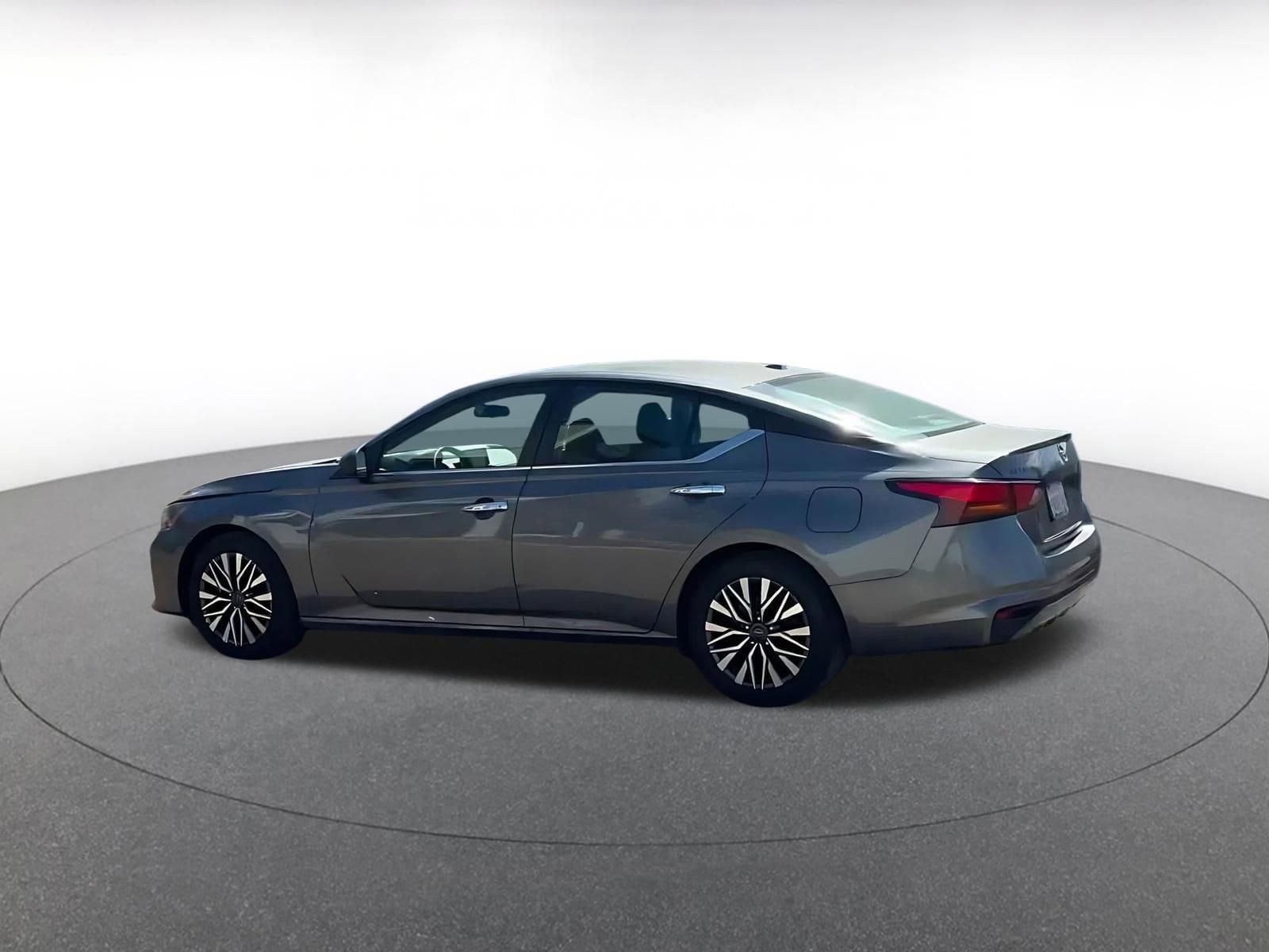 Thumbnail: 2025 Nissan Altima - 10