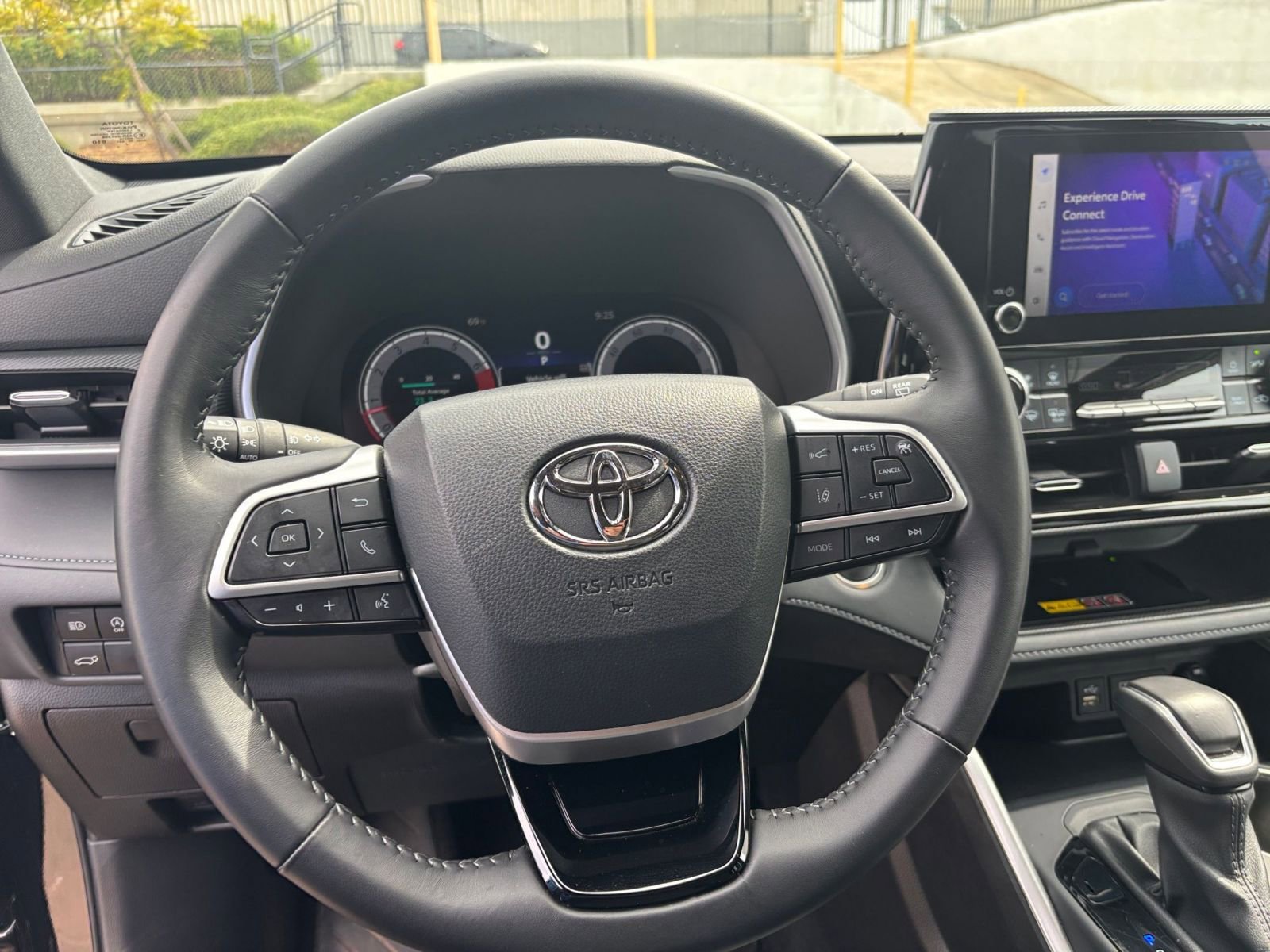Thumbnail: 2025 Toyota Highlander - 29