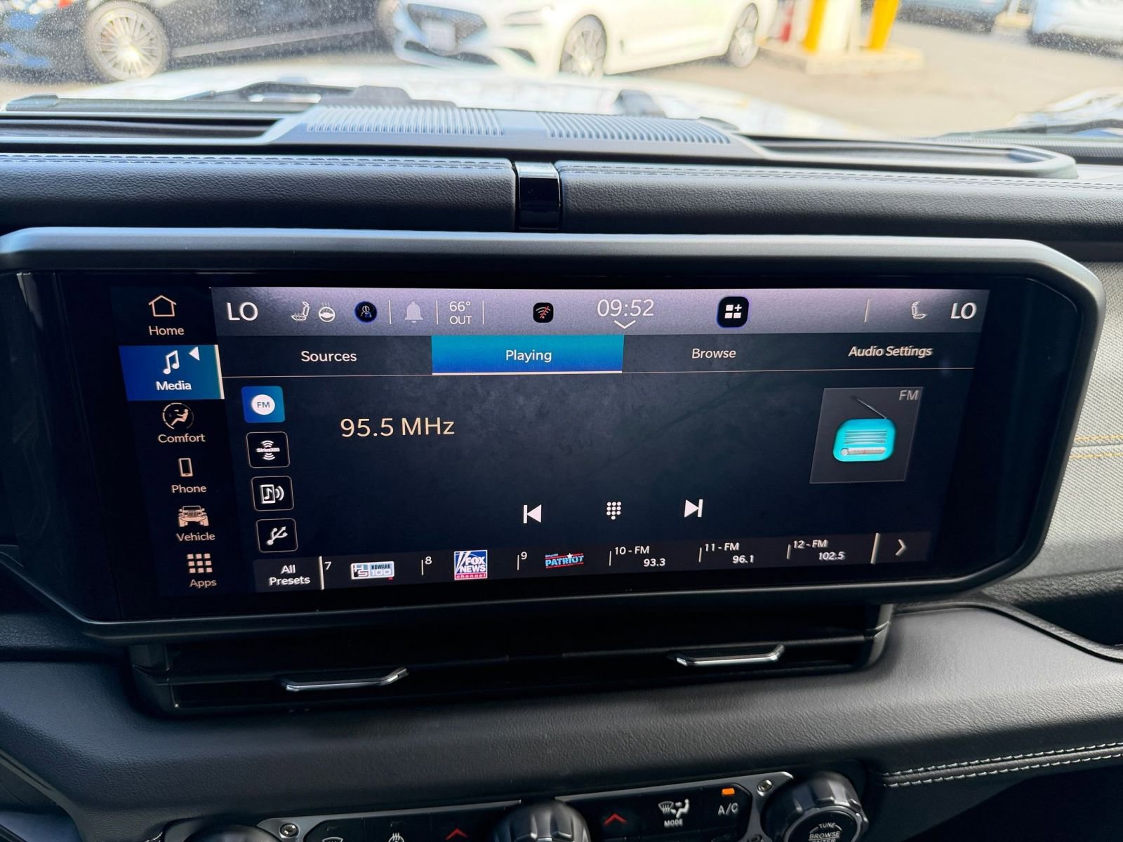 Thumbnail: 2025 Jeep Wrangler - 21