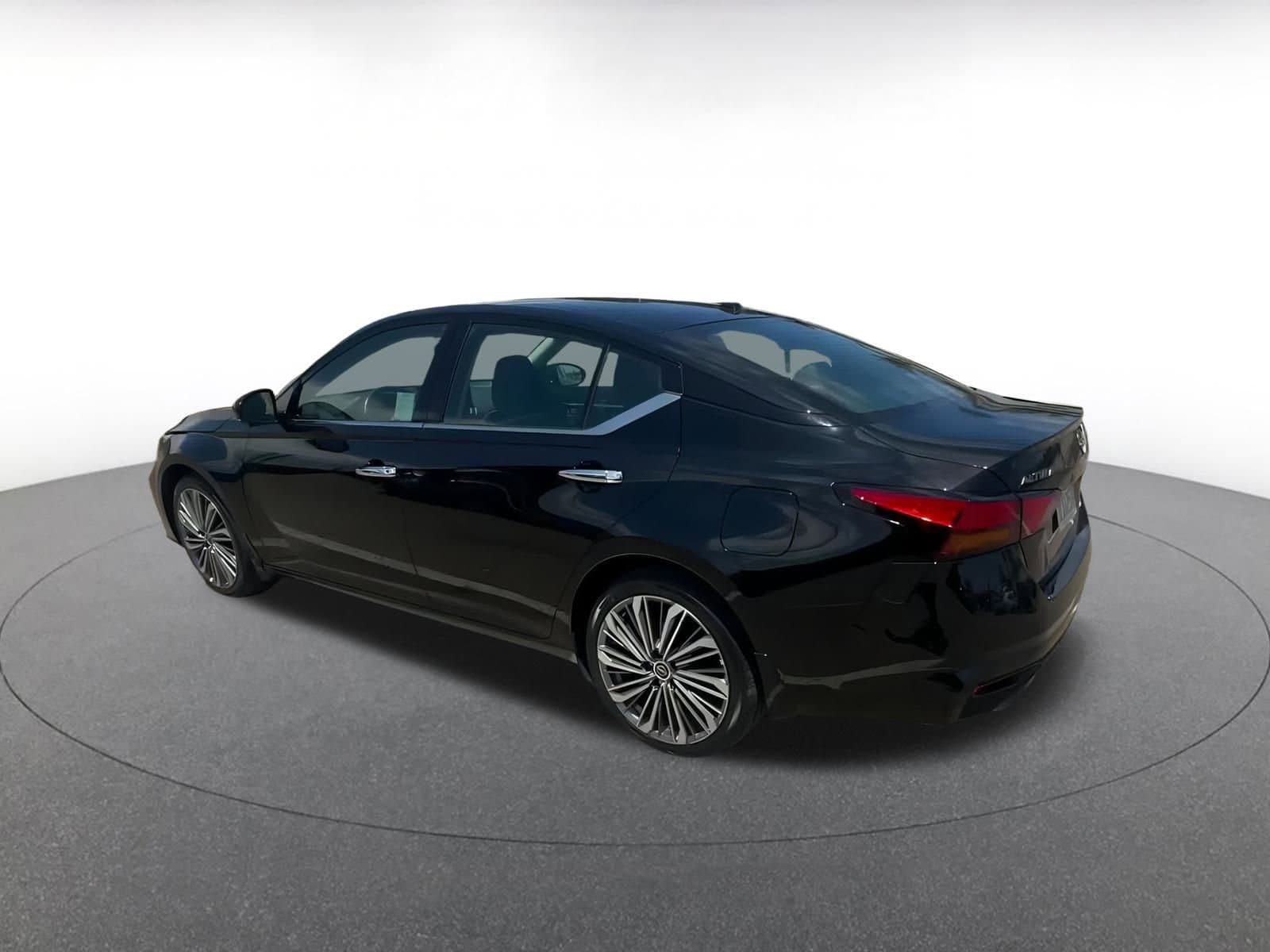 Thumbnail: 2024 Nissan Altima - 11