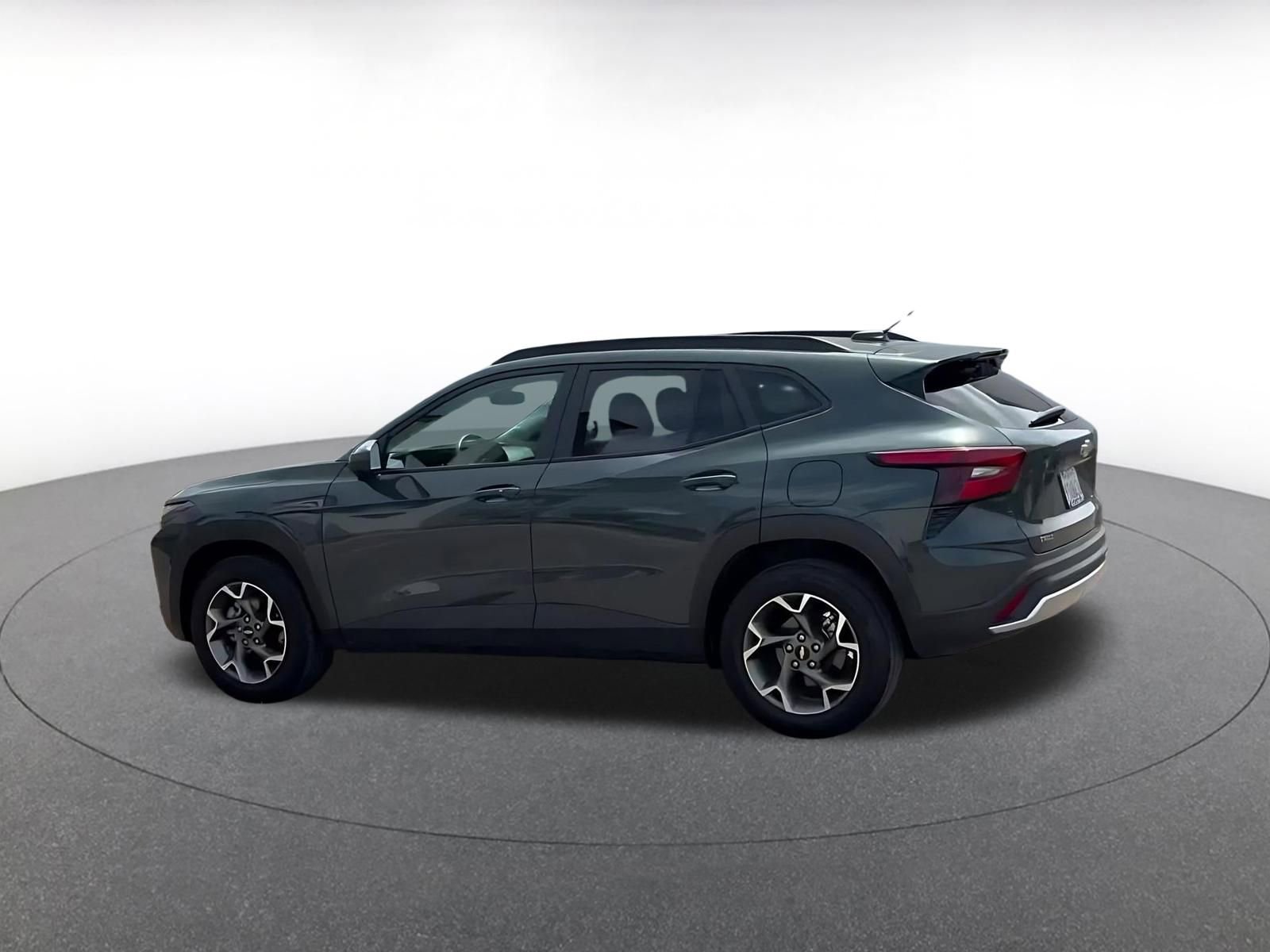 Thumbnail: 2025 Chevrolet Trax - 10