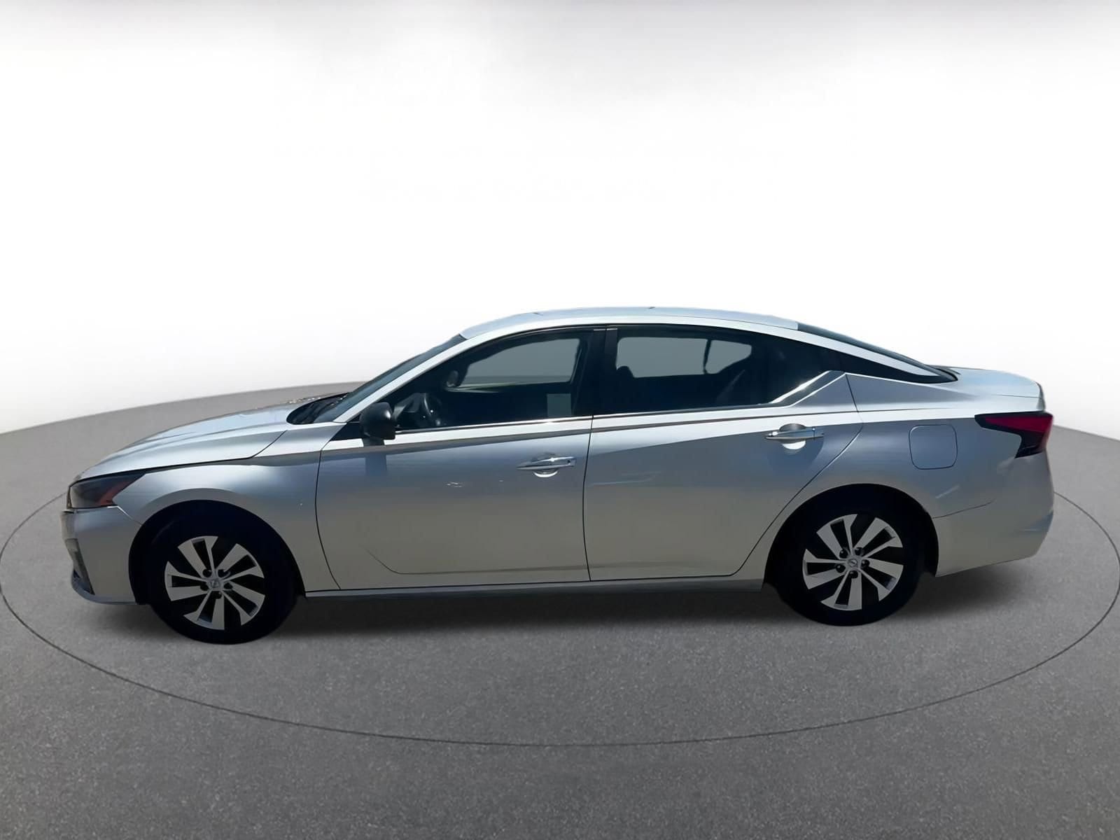 Thumbnail: 2024 Nissan Altima - 9