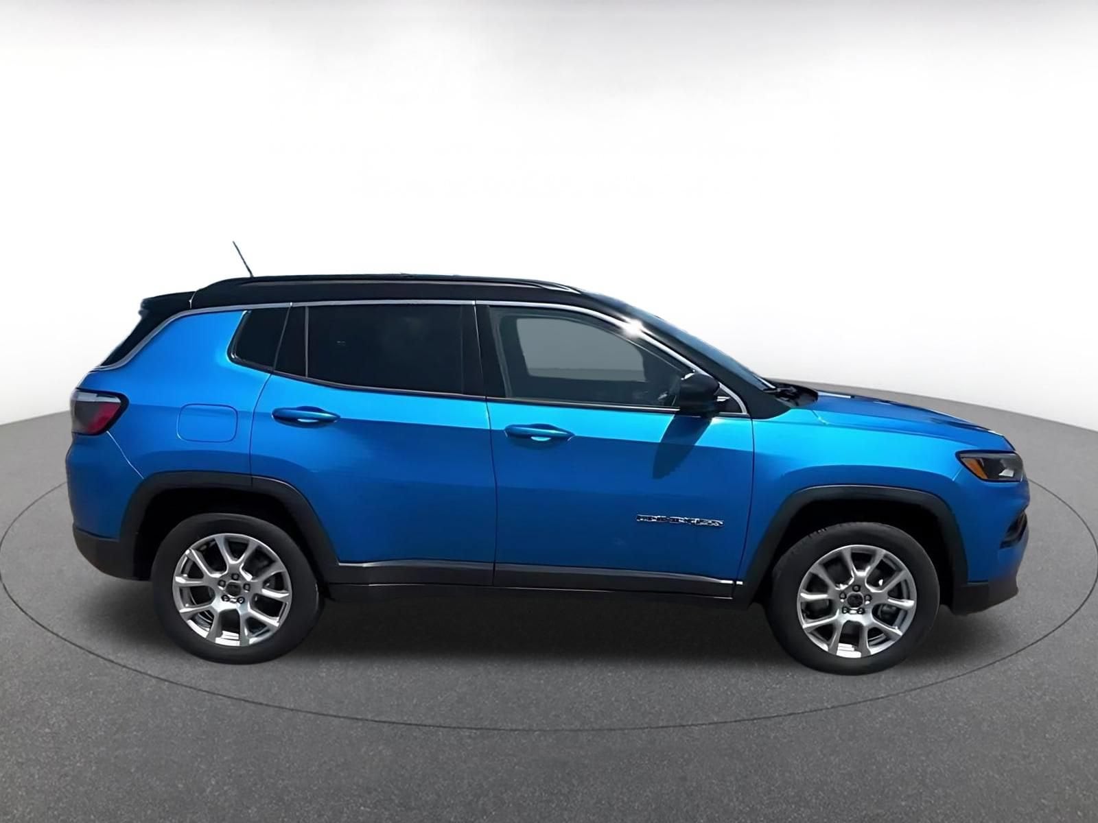 Thumbnail: 2025 Jeep Compass - 9