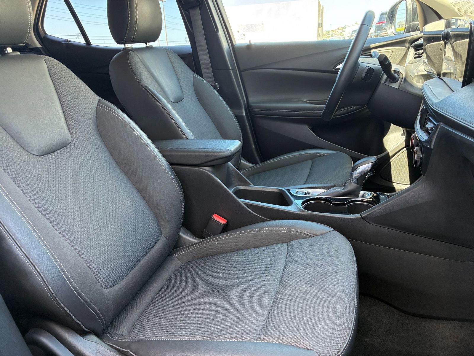 Thumbnail: 2025 Buick Encore GX - 35