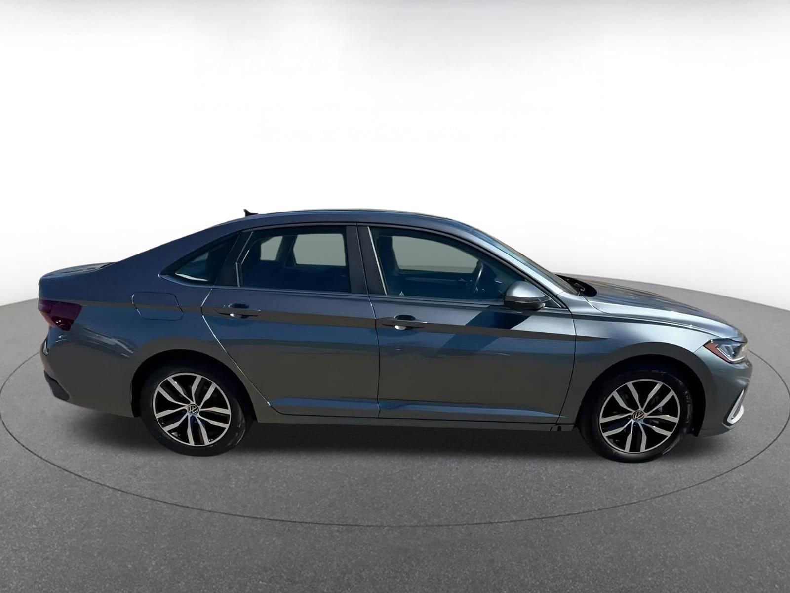 Thumbnail: 2025 Volkswagen Jetta - 16