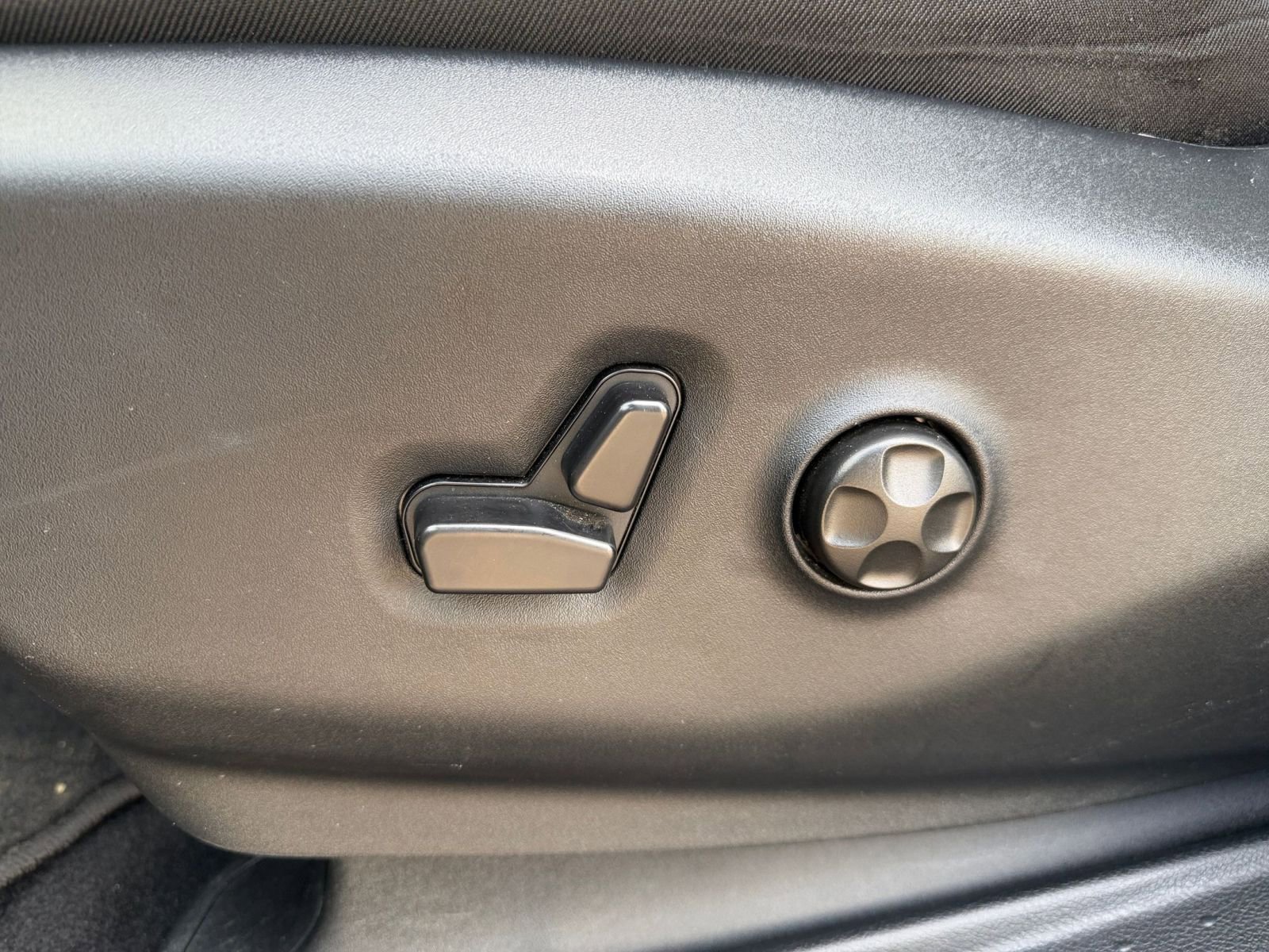 Thumbnail: 2025 Chrysler Pacifica - 23